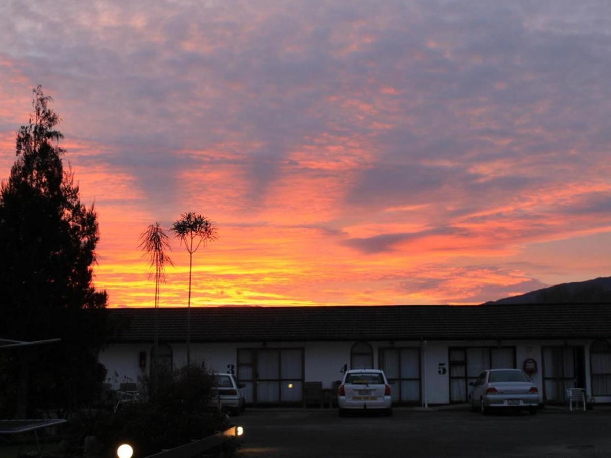 Buller Bridge Motel Westport Bagian luar foto